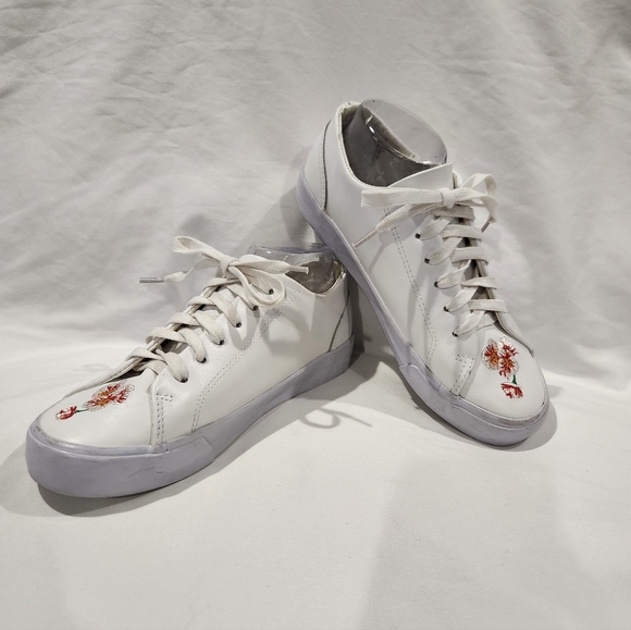 Topshop Shoes - Topshop White Casual Embroidered Sneakers Size 8.5